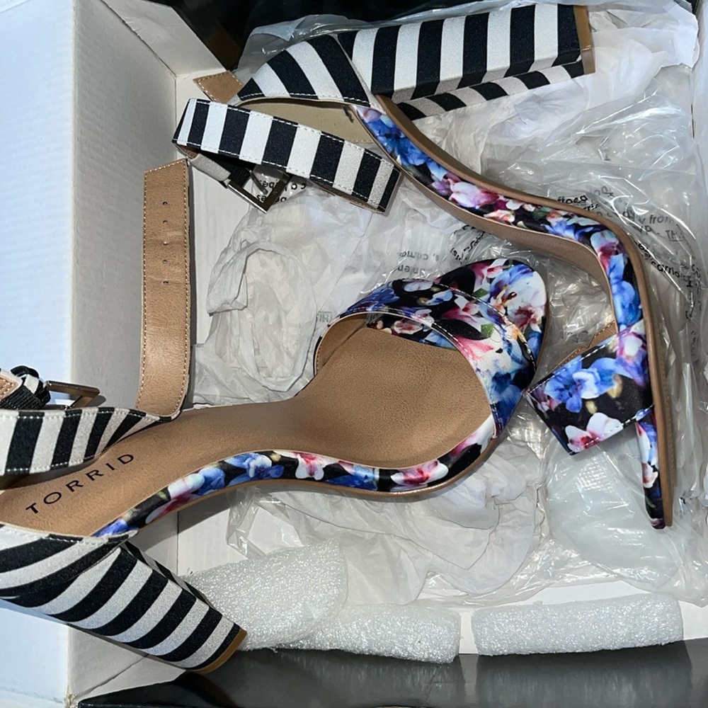 Torrid Floral Heels New Size 11 Wide
